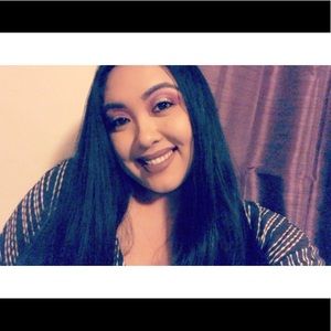 Meet your Posher, Alejandra